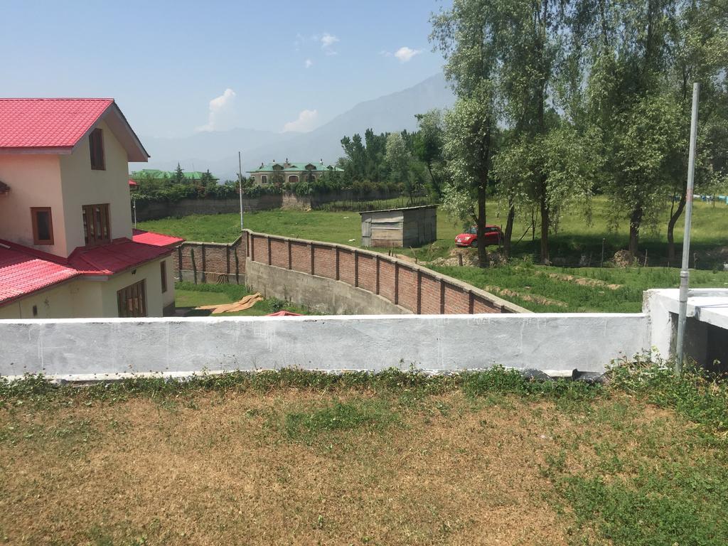 Shalimar Heights Hotel Srīnagar Exterior foto