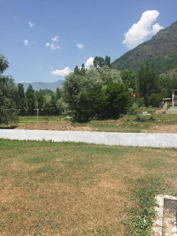 Shalimar Heights Hotel Srīnagar Exterior foto